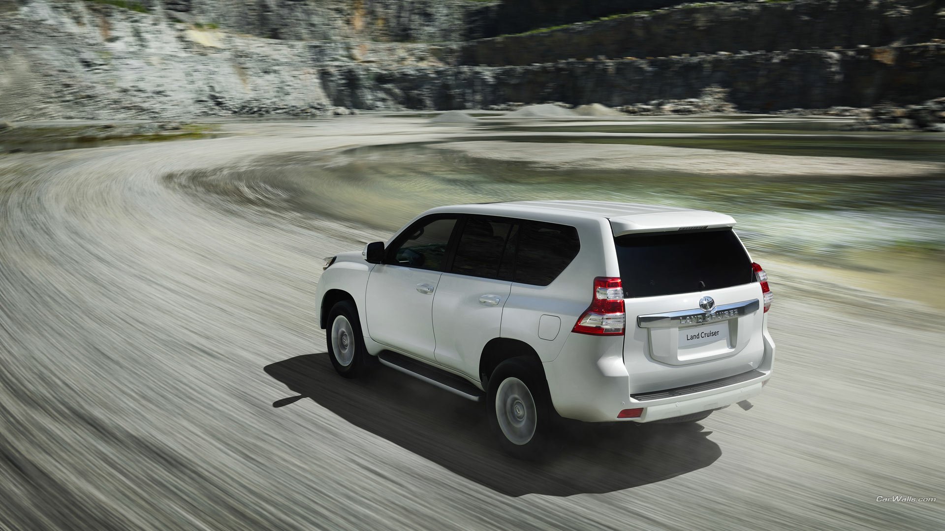 Download Vehicle 2014 Toyota Land Cruiser HD Wallpaper