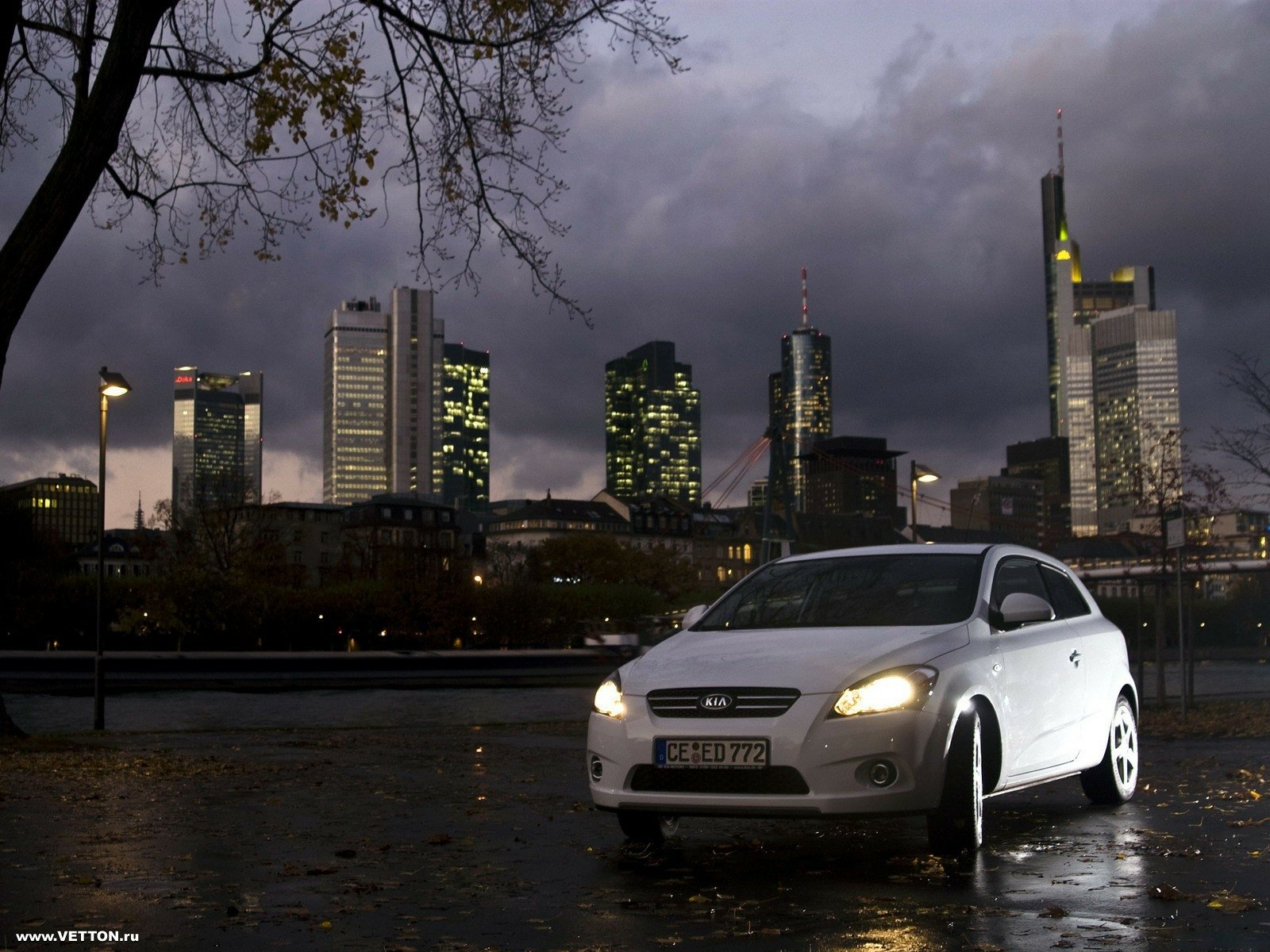 Download Vehicle Kia Wallpaper