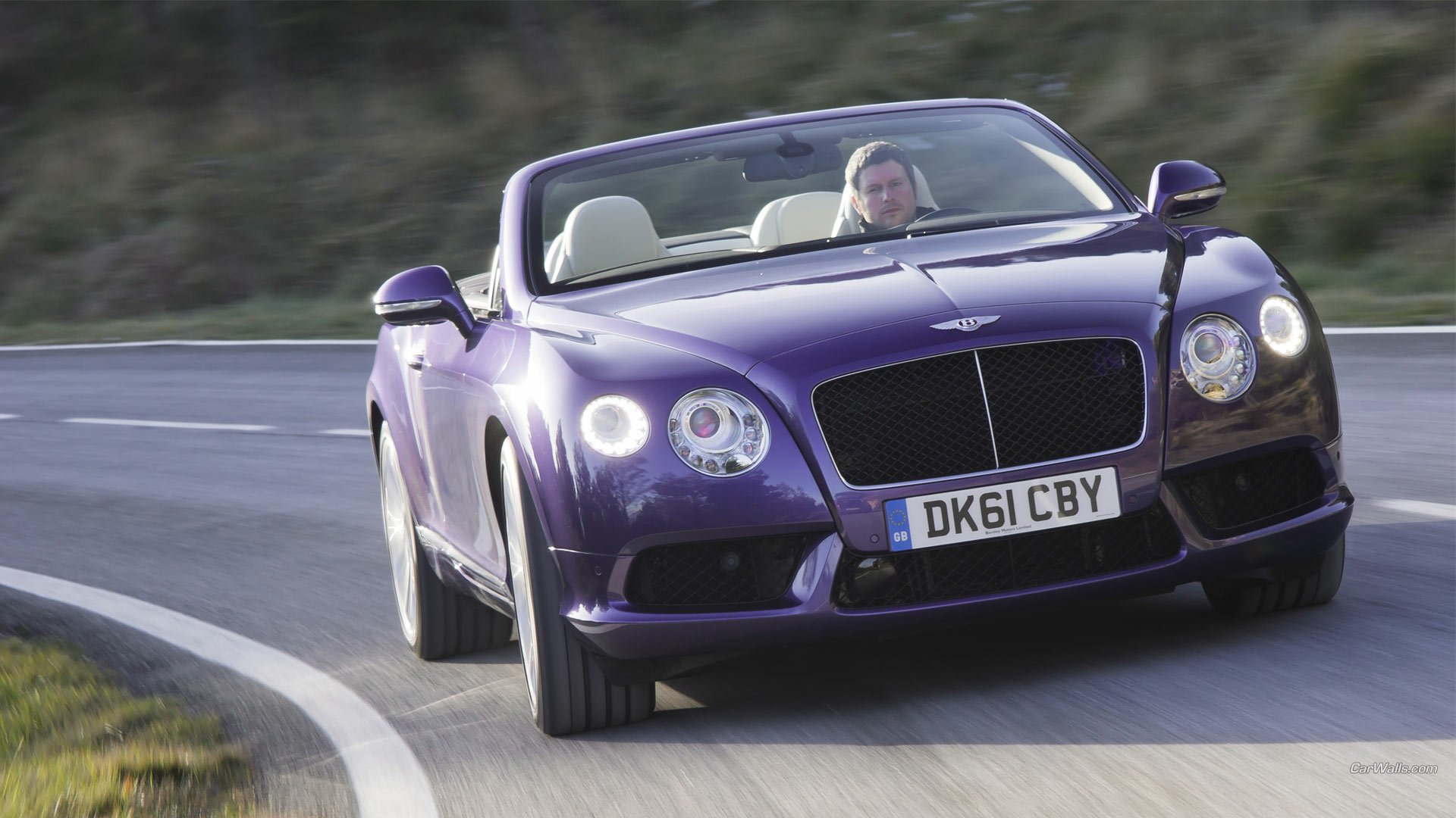 Download Vehicle Bentley Continental GT HD Wallpaper