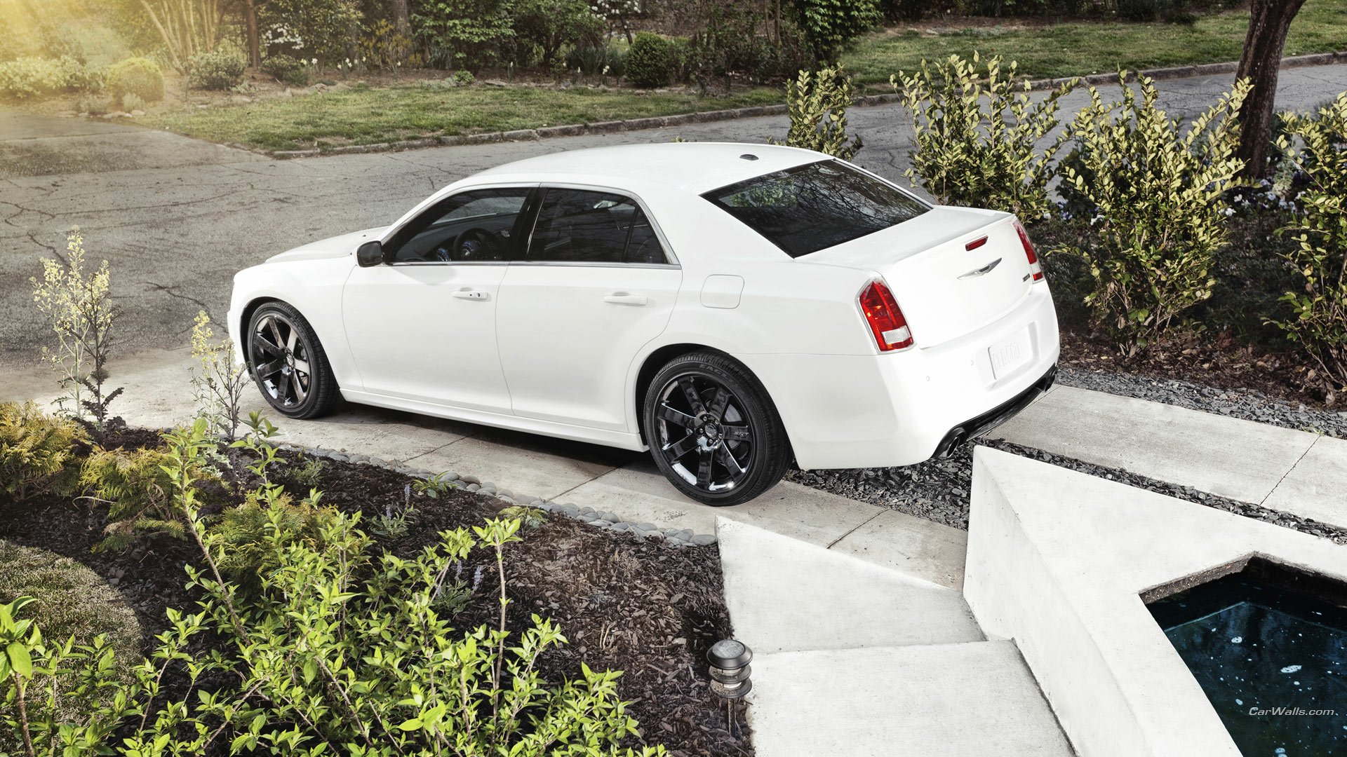 Download Vehicle Chrysler 300 SRT8 HD Wallpaper