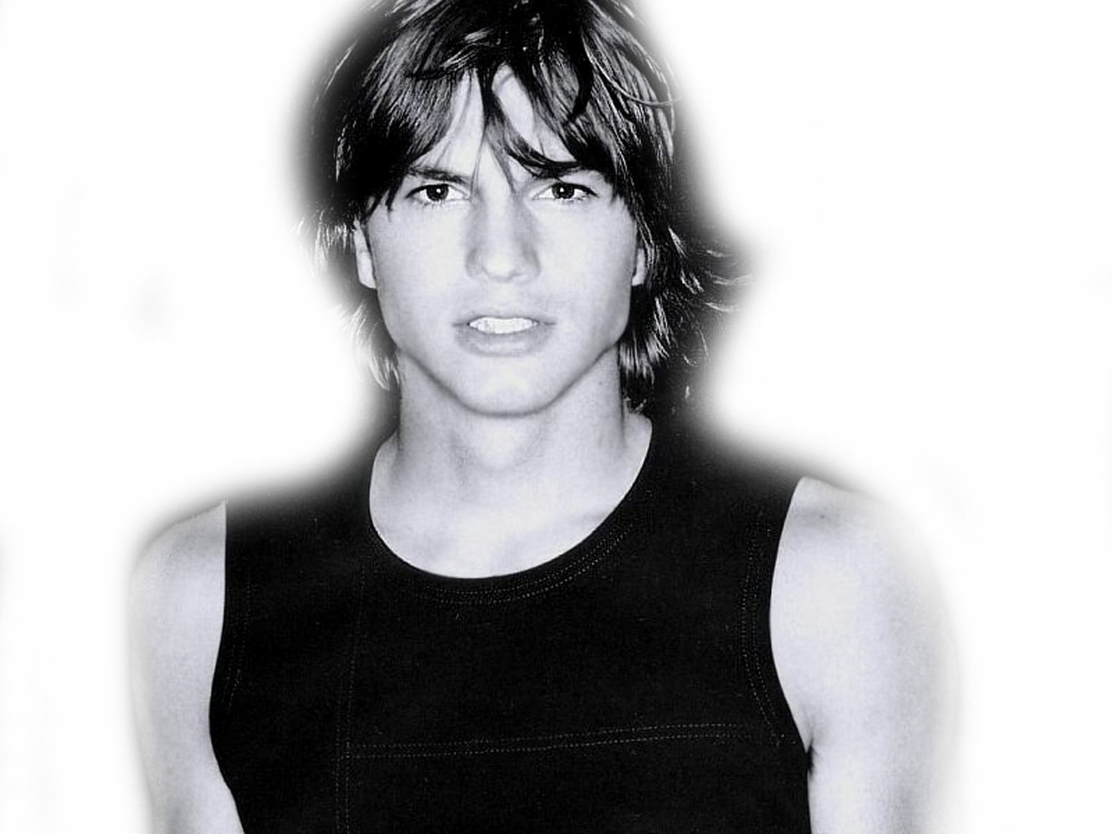 Download Celebrity Ashton Kutcher Wallpaper