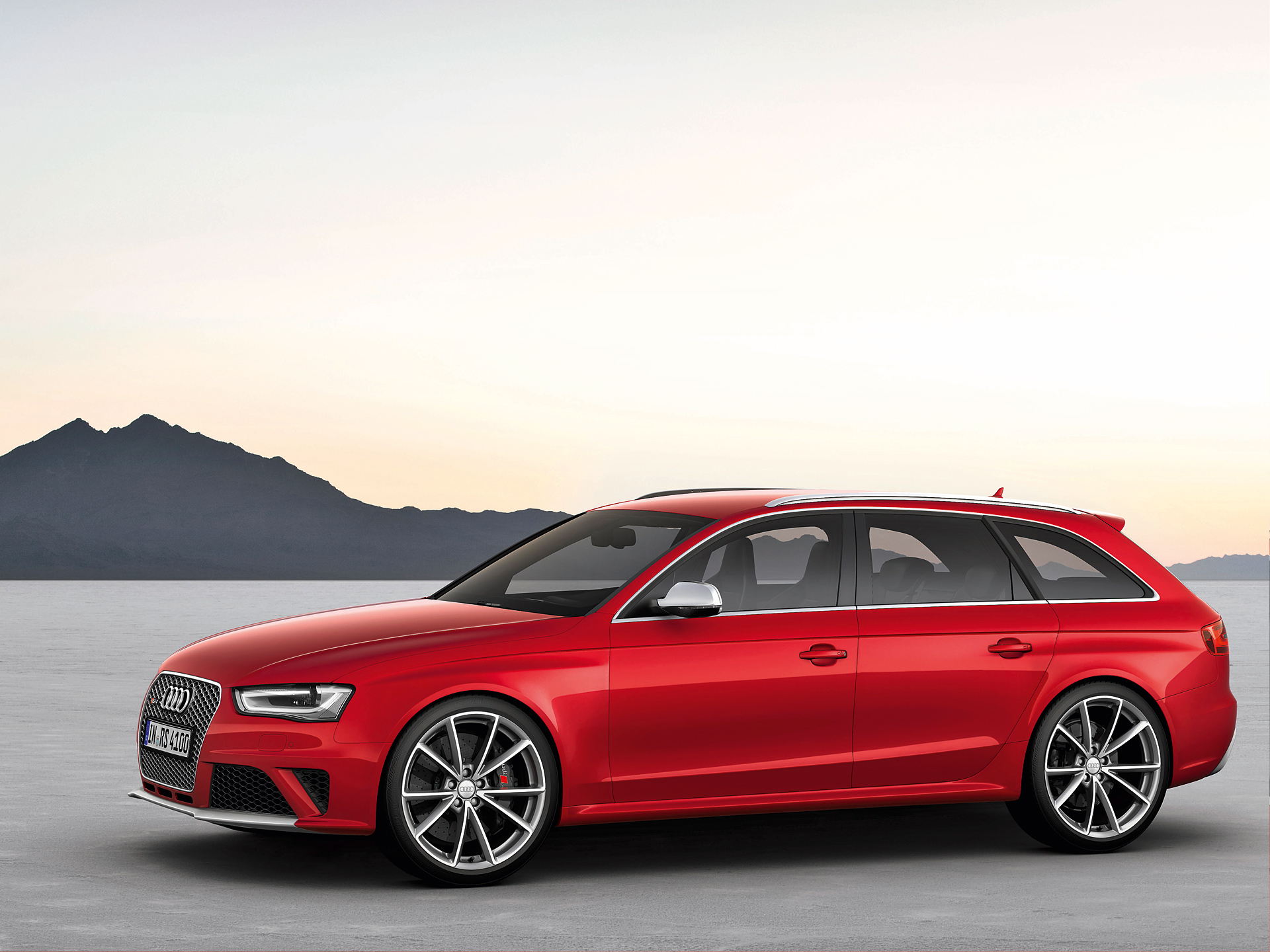 Vehicles Audi RS4 HD Wallpaper | Background Image