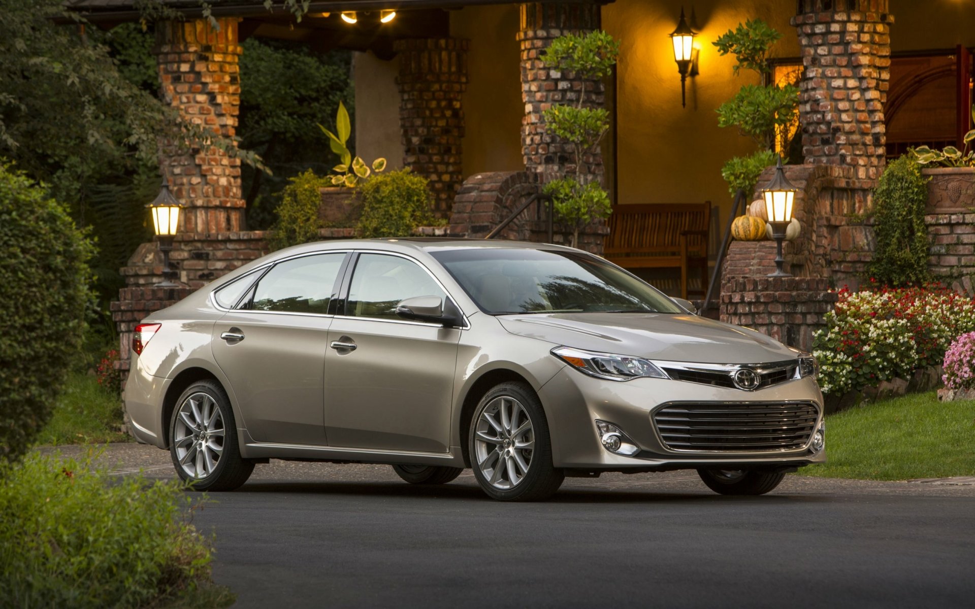 Download Toyota Vehicle Toyota Avalon HD Wallpaper