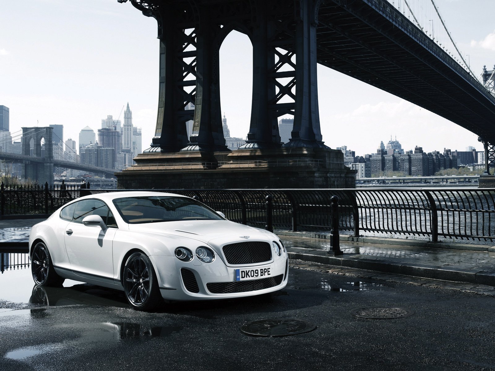 bentley Wallpaper and Background Image | 1600x1200 | ID:481784