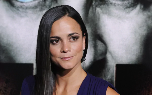 actress Brazilian Celebrity Alice Braga HD Desktop Wallpaper | Background Image