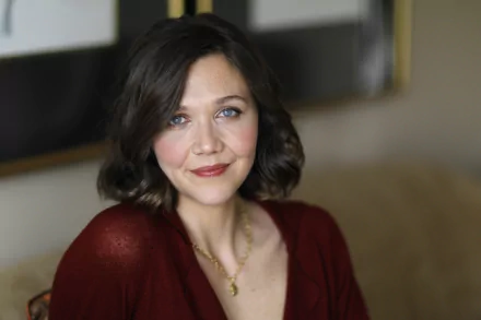 American actress Celebrity Maggie Gyllenhaal HD Desktop Wallpaper | Background Image