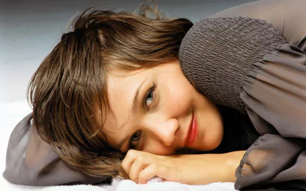 American actress Celebrity Maggie Gyllenhaal HD Desktop Wallpaper | Background Image