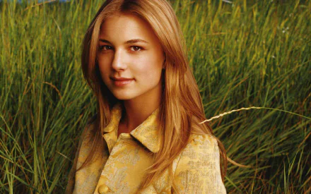 Canadian actress Celebrity Emily Vancamp HD Desktop Wallpaper | Background Image