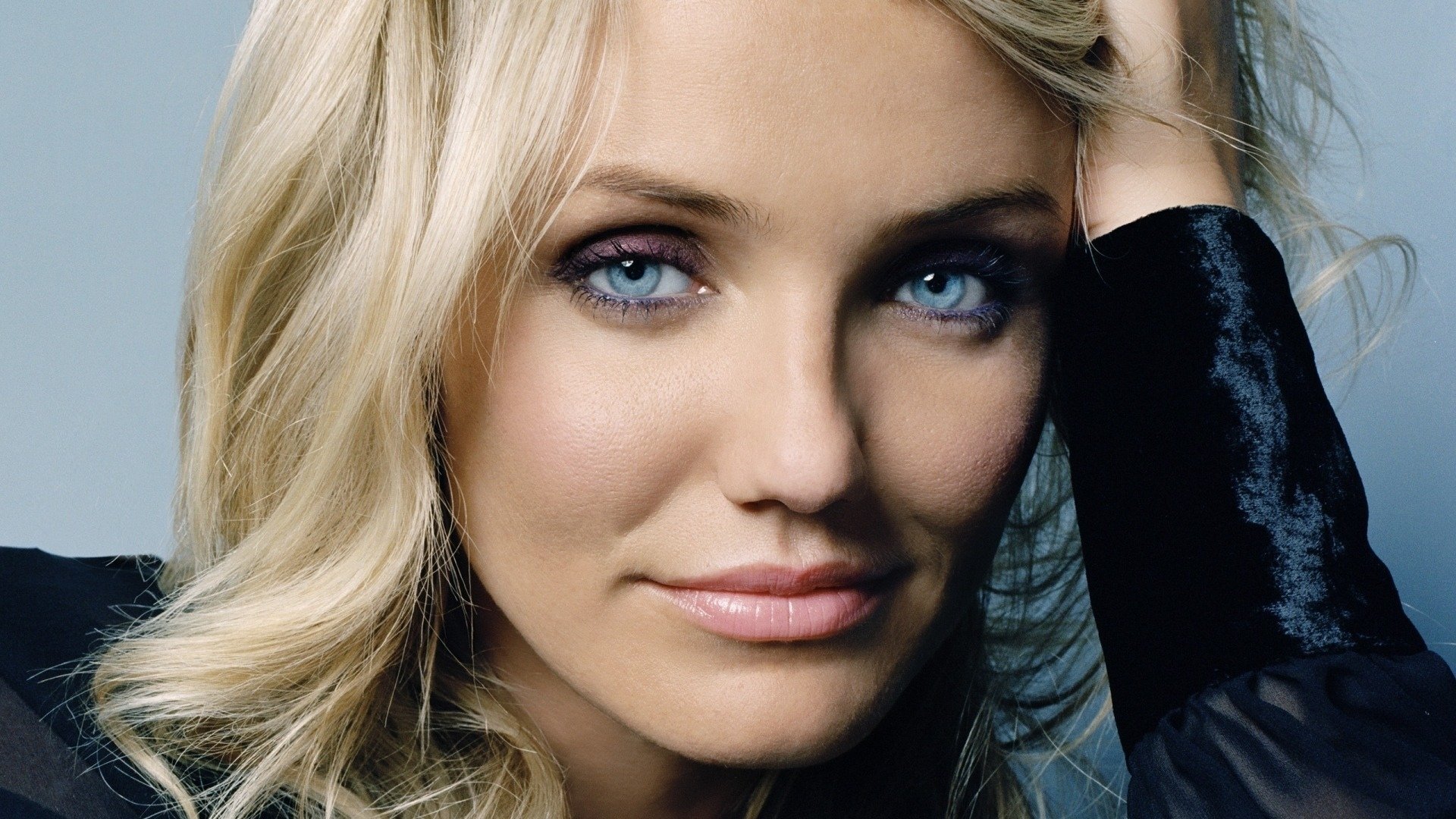 Stunning HD Wallpaper of Celebrity Cameron Diaz