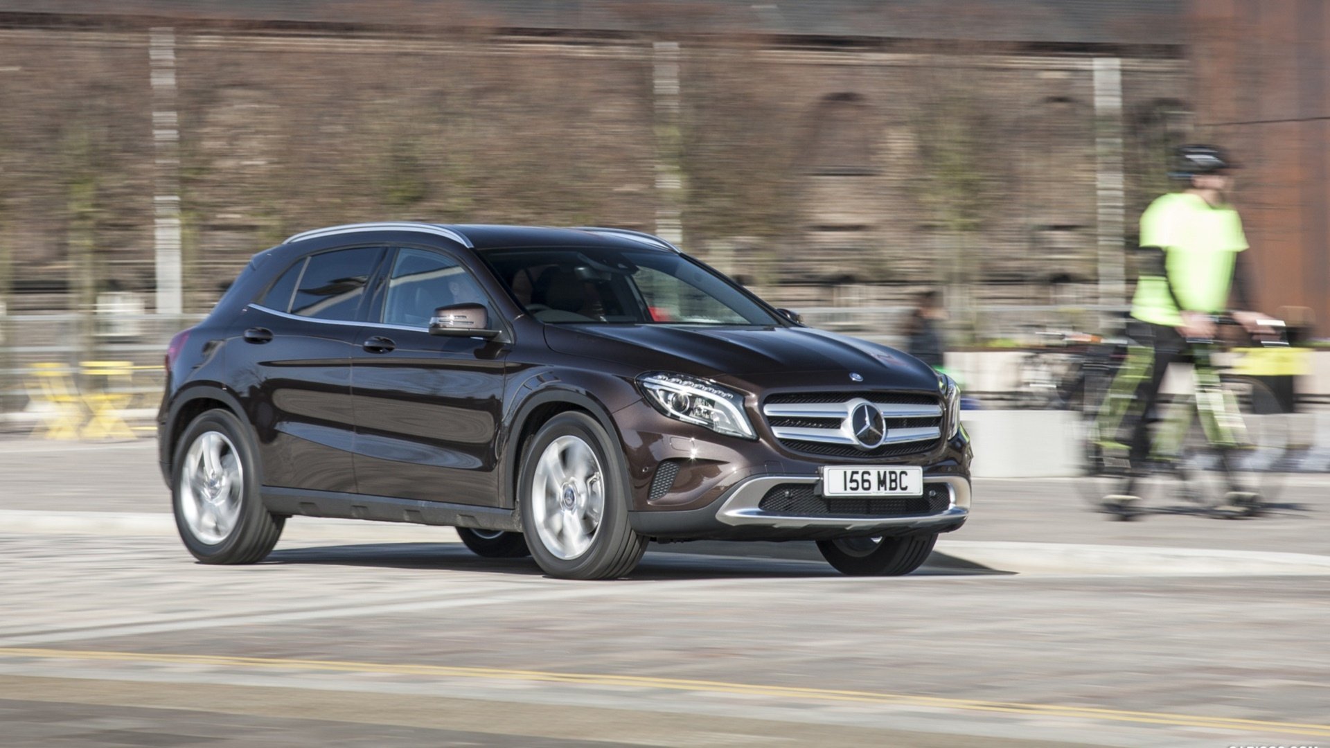 Download Vehicle Mercedes-Benz GLA-Class HD Wallpaper