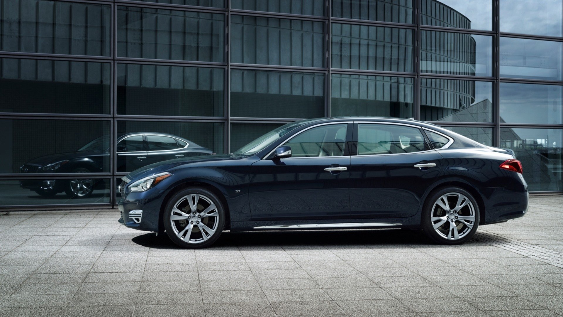 Download Vehicle 2015 Infiniti Q70 HD Wallpaper