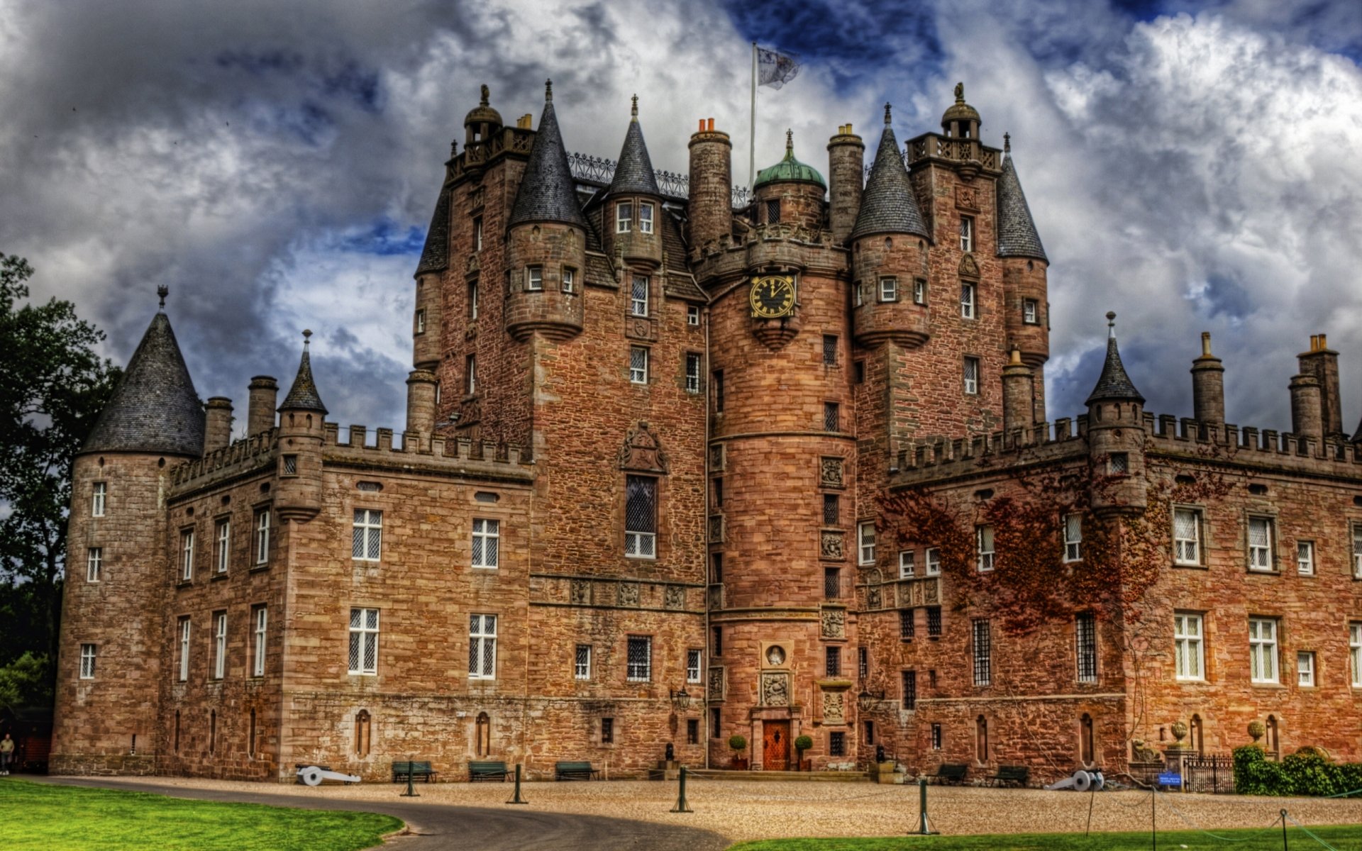 Download Man Made Glamis Castle HD Wallpaper
