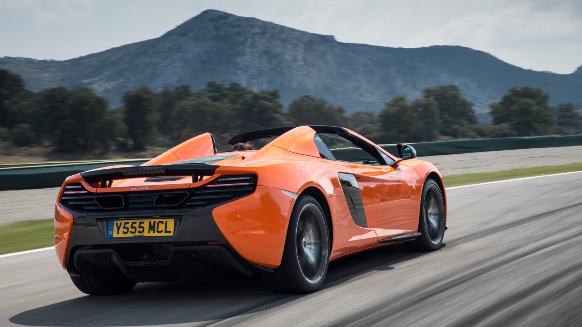 Download Orange Car Supercar Car McLaren McLaren 650S Vehicle McLaren 650S Spider HD Wallpaper