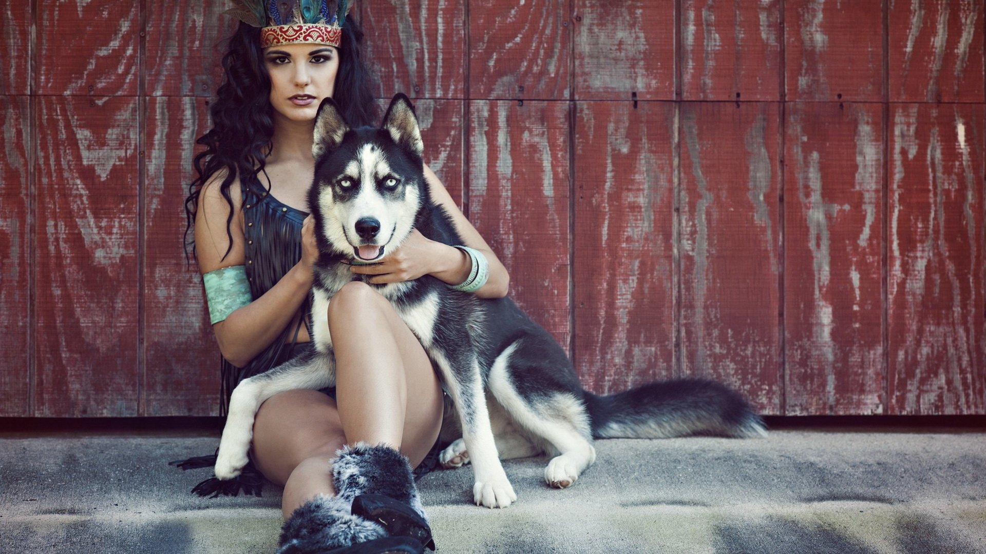 Woman 3 dog. Одри хаски модель. Девушка с собакой. Девушка и хаски. Фотосессия с собакой.