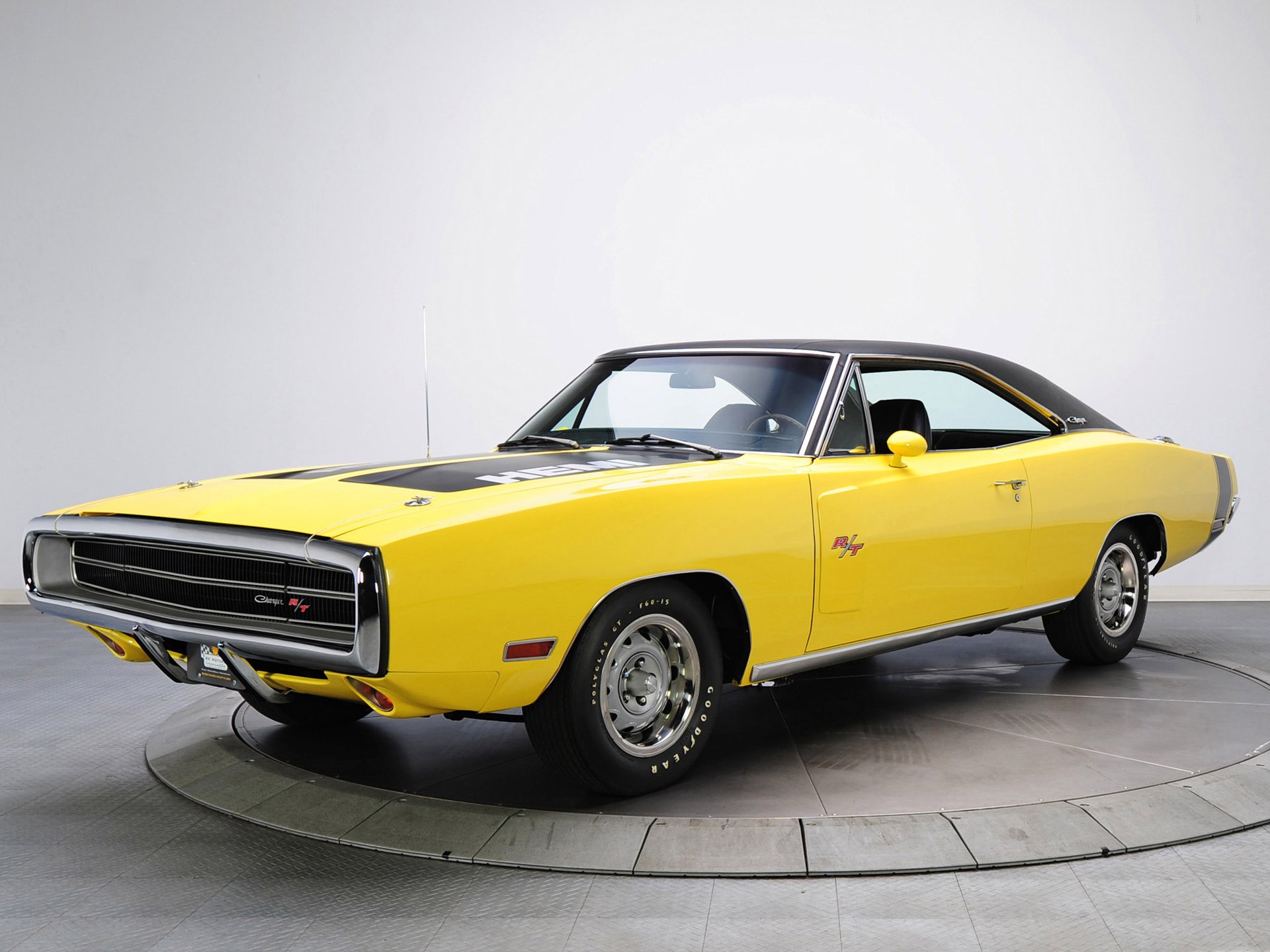 HD PC desktop wallpaper featuring a yellow Dodge Charger R/T 426 Hemi, showcasing the classic muscle car's sleek design and powerful stance.