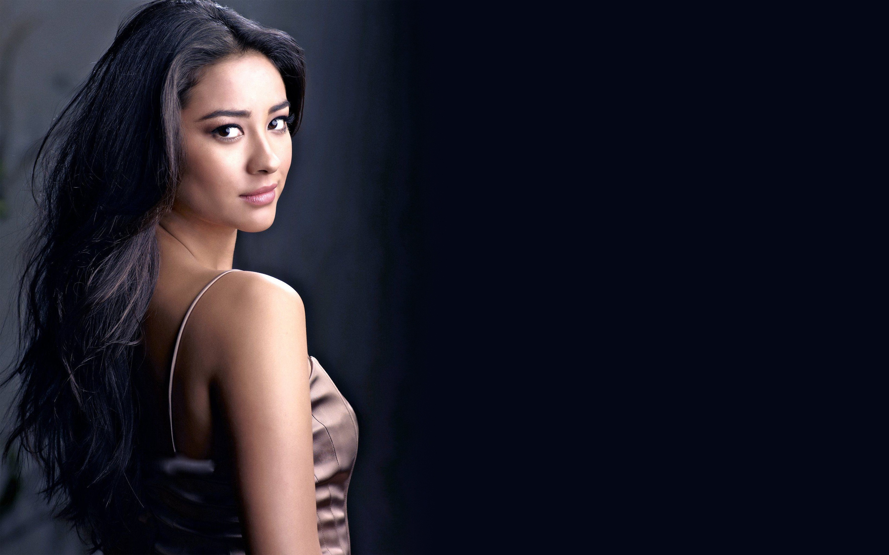 Celebrity Shay Mitchell HD Wallpaper | Background Image