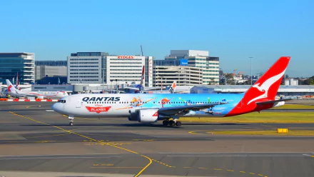  VH-OGG Boeing 767-338ER At Sydney Airport