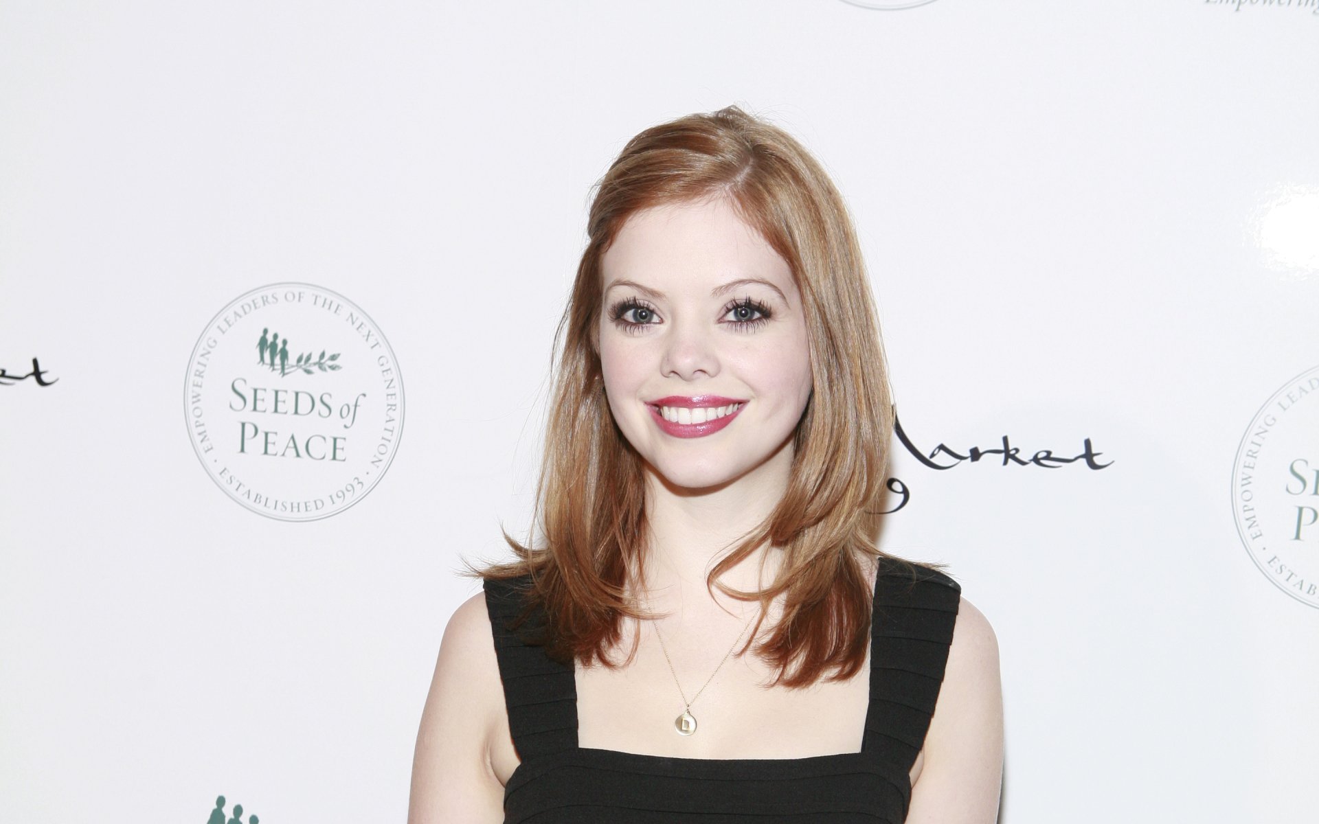 Download Actress American Woman Dreama Walker HD Wallpaper