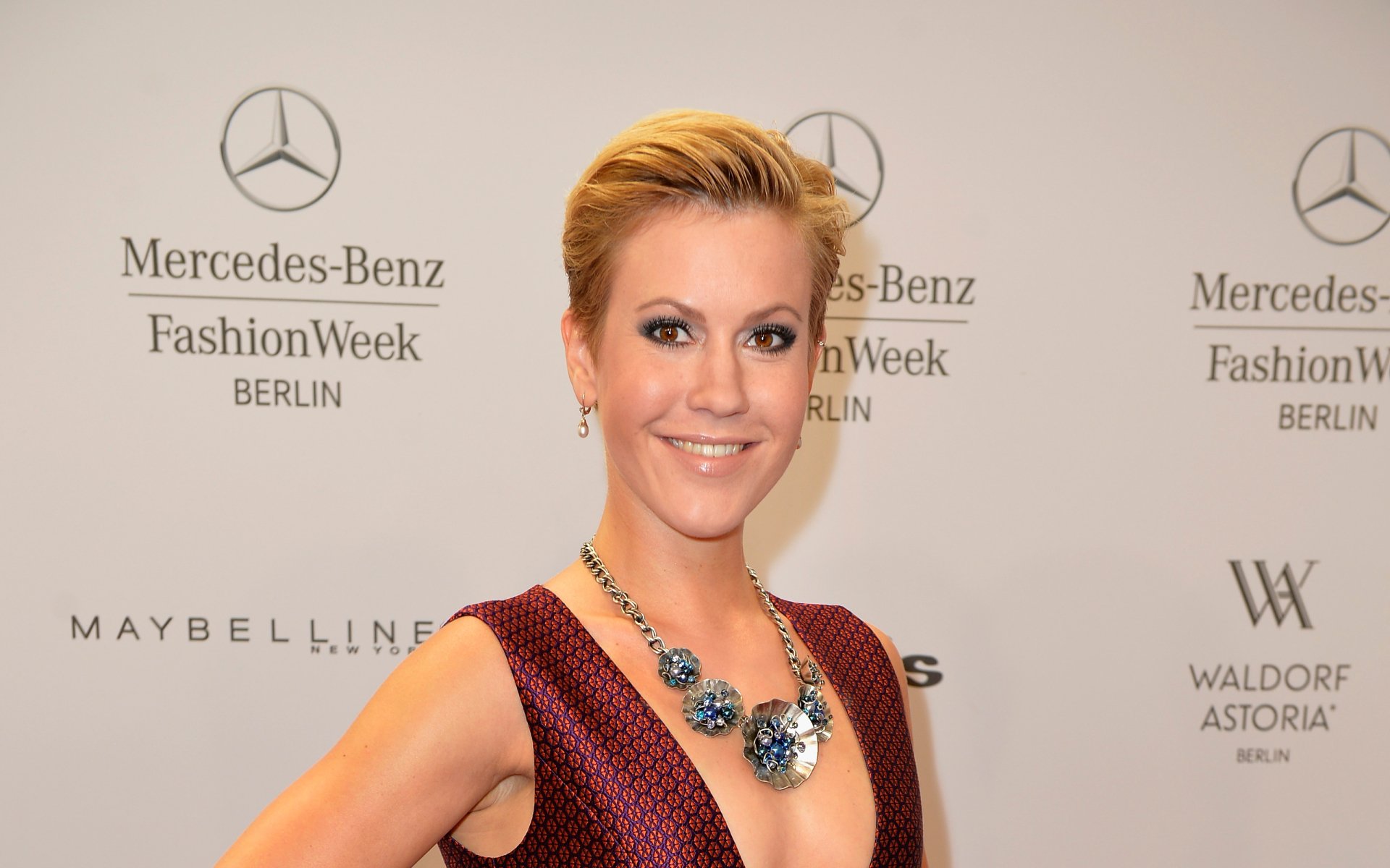 Download Actress German Woman Wolke Hegenbarth HD Wallpaper