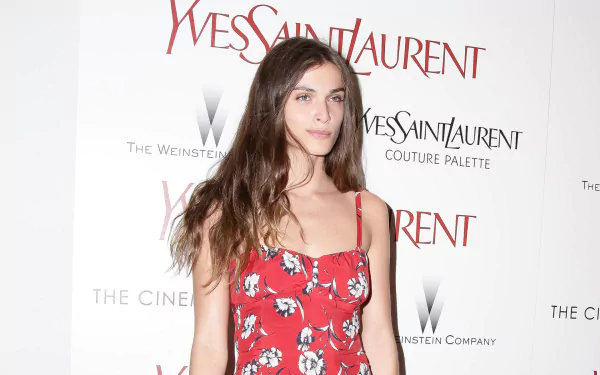 Italian model woman Elisa Sednaoui HD Desktop Wallpaper | Background Image