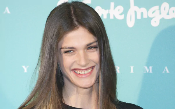 Italian model woman Elisa Sednaoui HD Desktop Wallpaper | Background Image