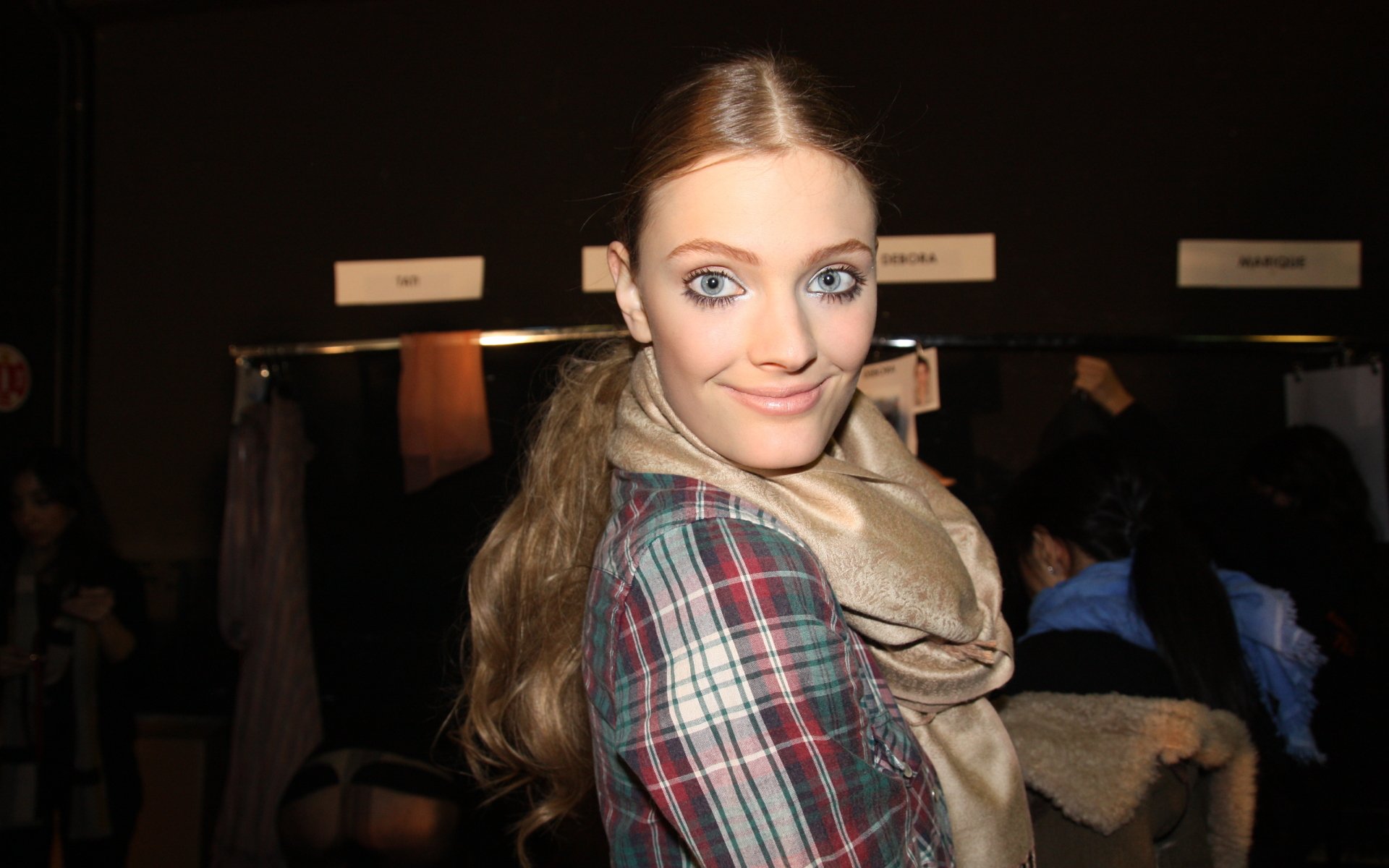 Download Model French Woman Constance Jablonski HD Wallpaper