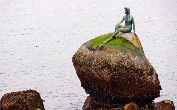 man made Girl in a Wetsuit Statue HD Desktop Wallpaper | Background Image