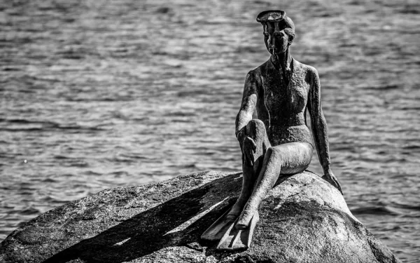 man made Girl in a Wetsuit Statue HD Desktop Wallpaper | Background Image