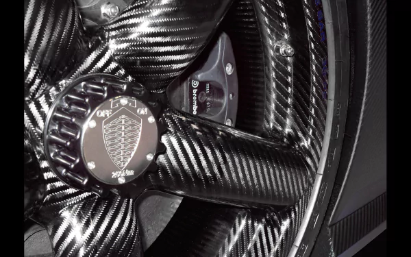  Koenigsegg One:1 carbon fibre wheel
