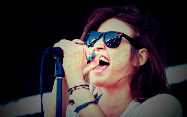  Emily Armstrong of Dead Sara (Edit)