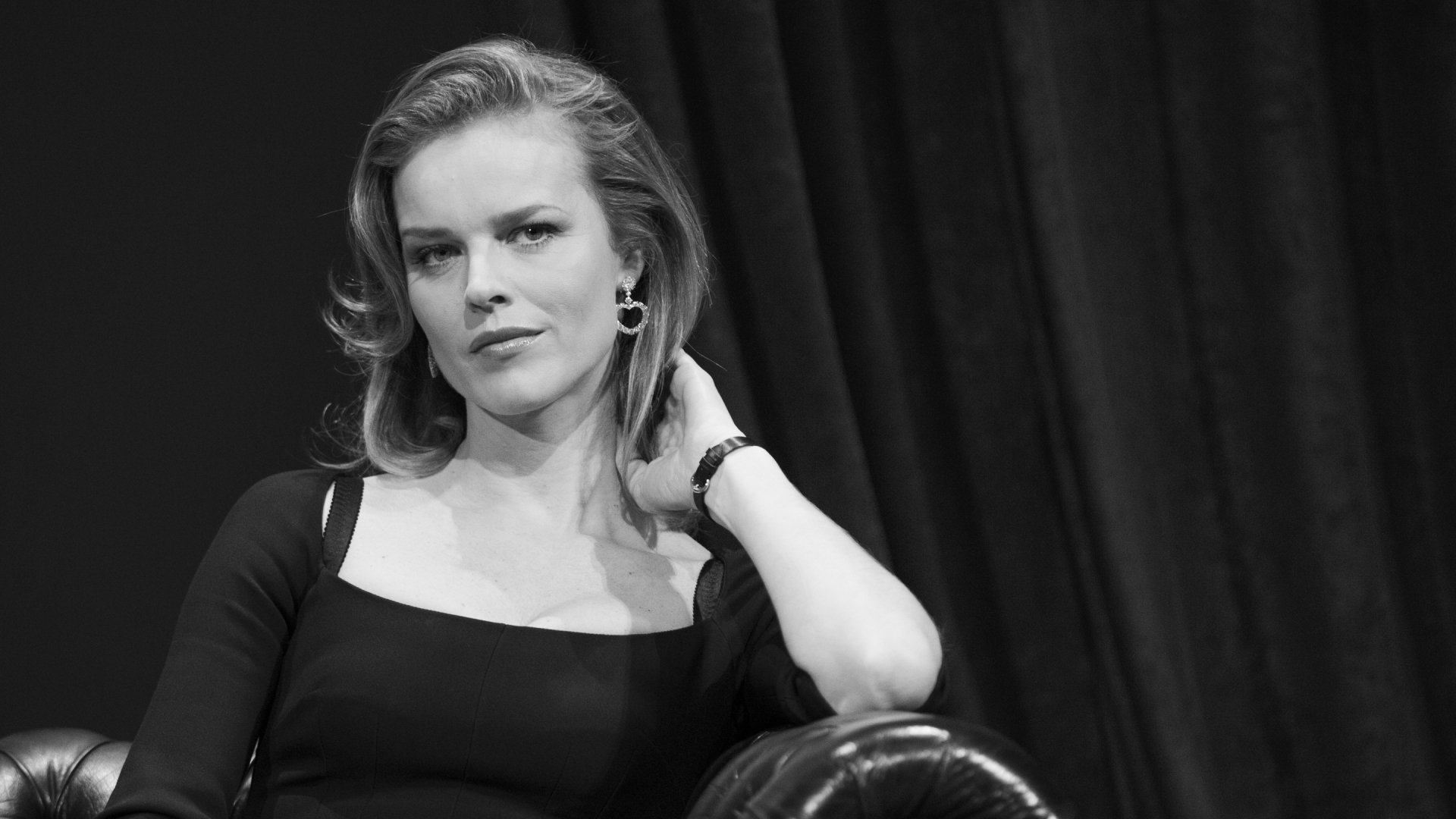 Download Czech Model Woman Eva Herzigova HD Wallpaper