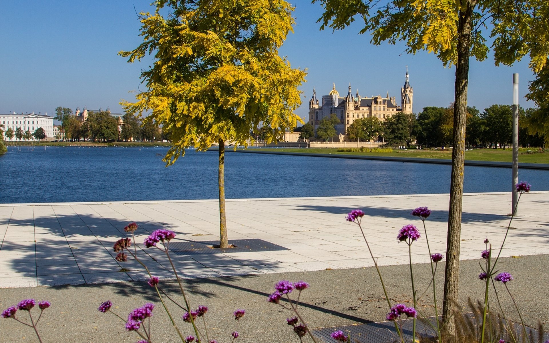 Download Man Made Schwerin Palace HD Wallpaper