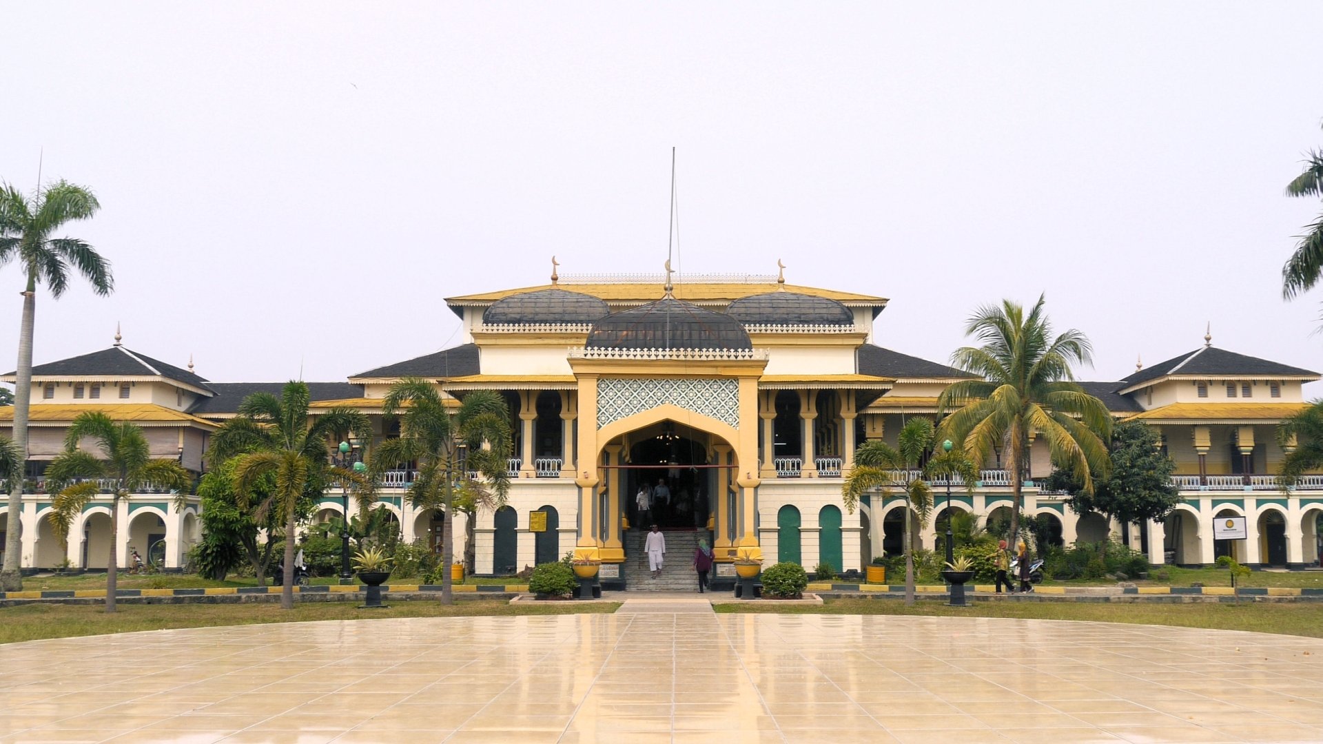 94+ Istana Wallpaper Medan Images - MyWeb