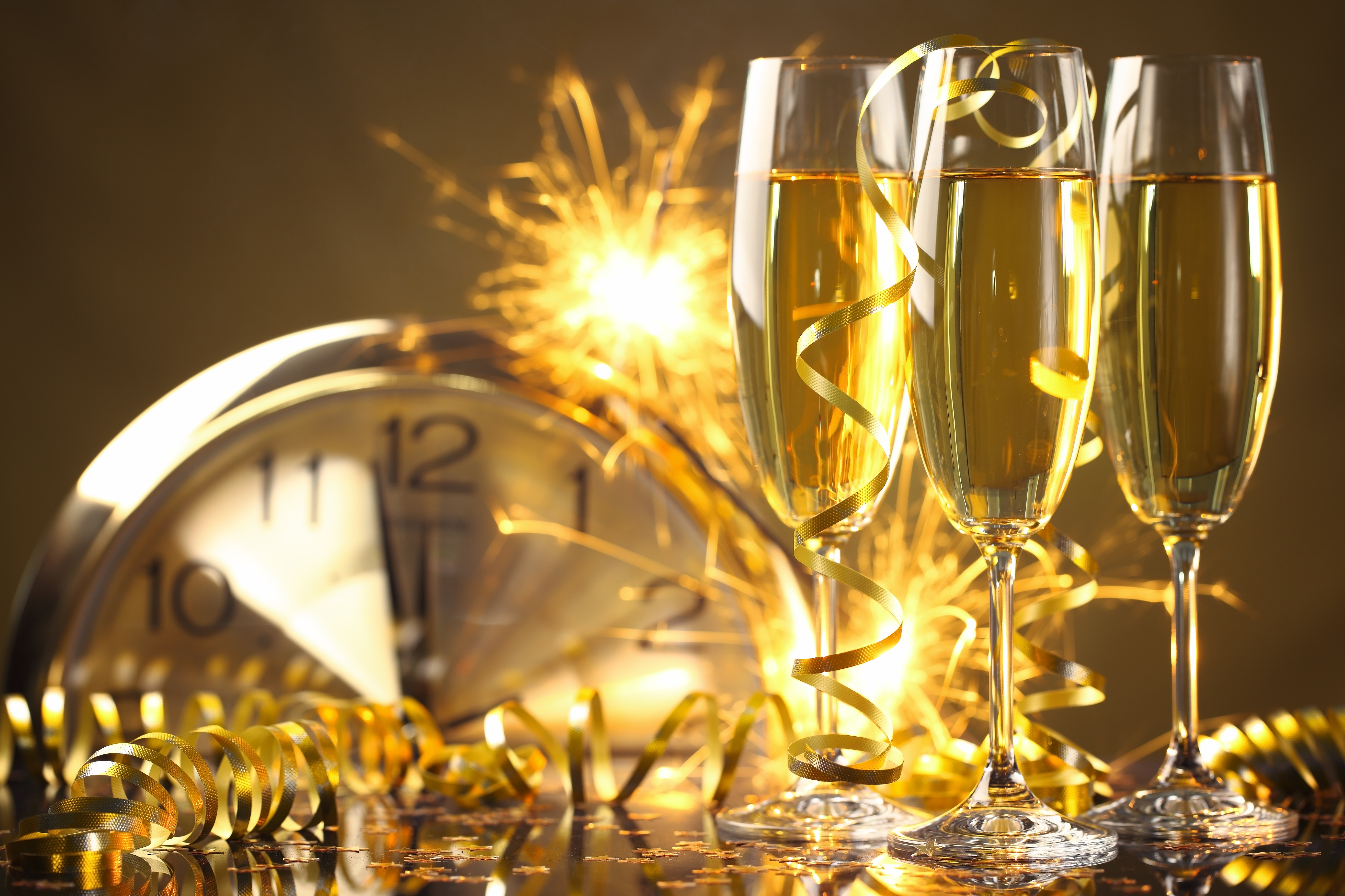 New Year Sparkle 4K Ultra HD Holiday Celebration Wallpaper