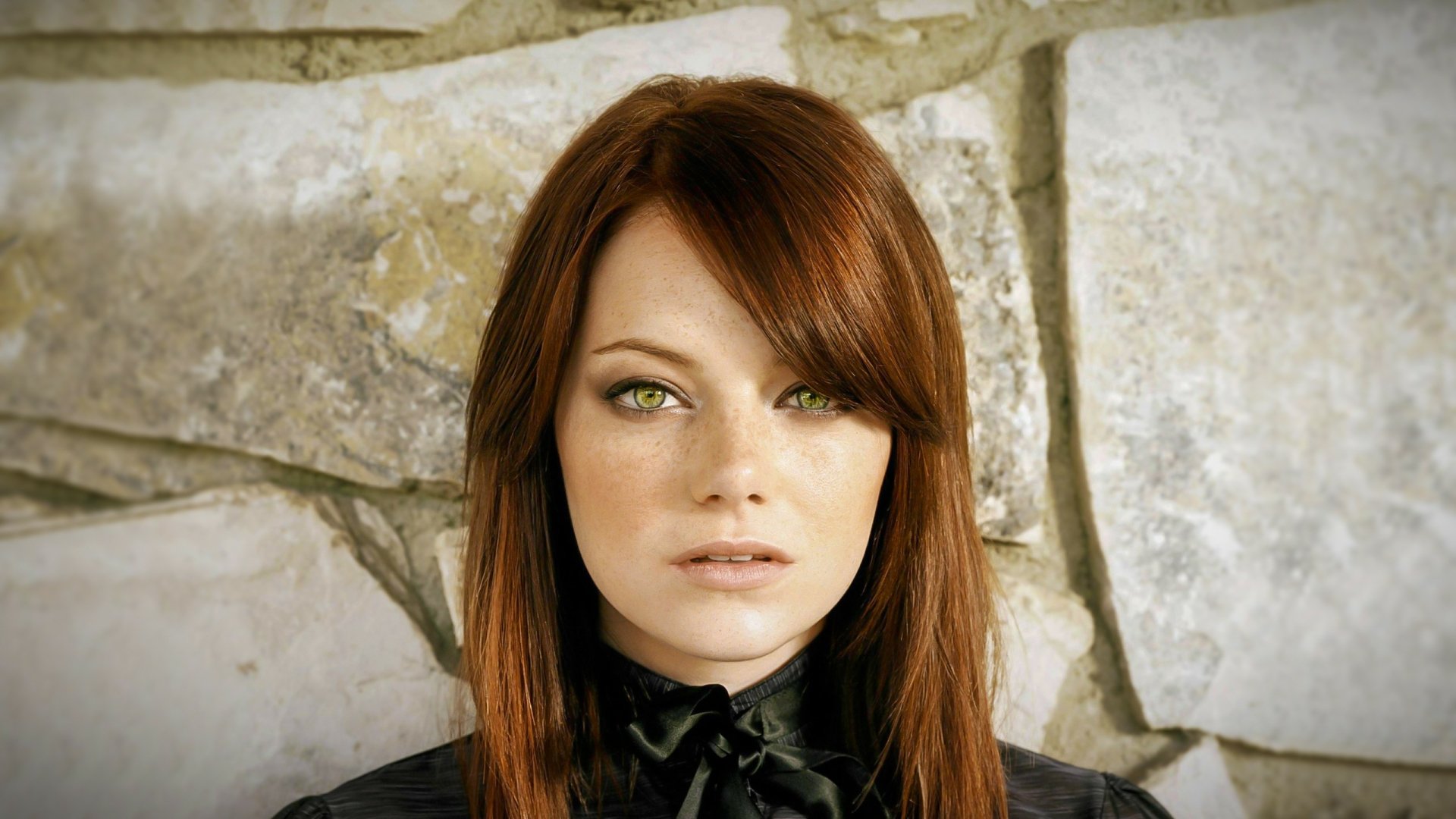 Download Stare Green Eyes Redhead Face American Actress Celebrity Emma