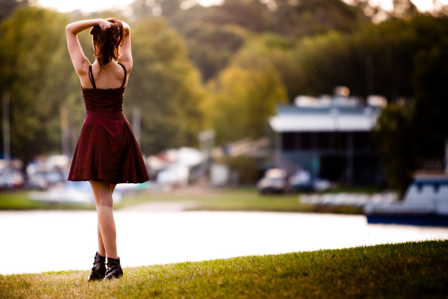 Download Woman Rear Wallpaper