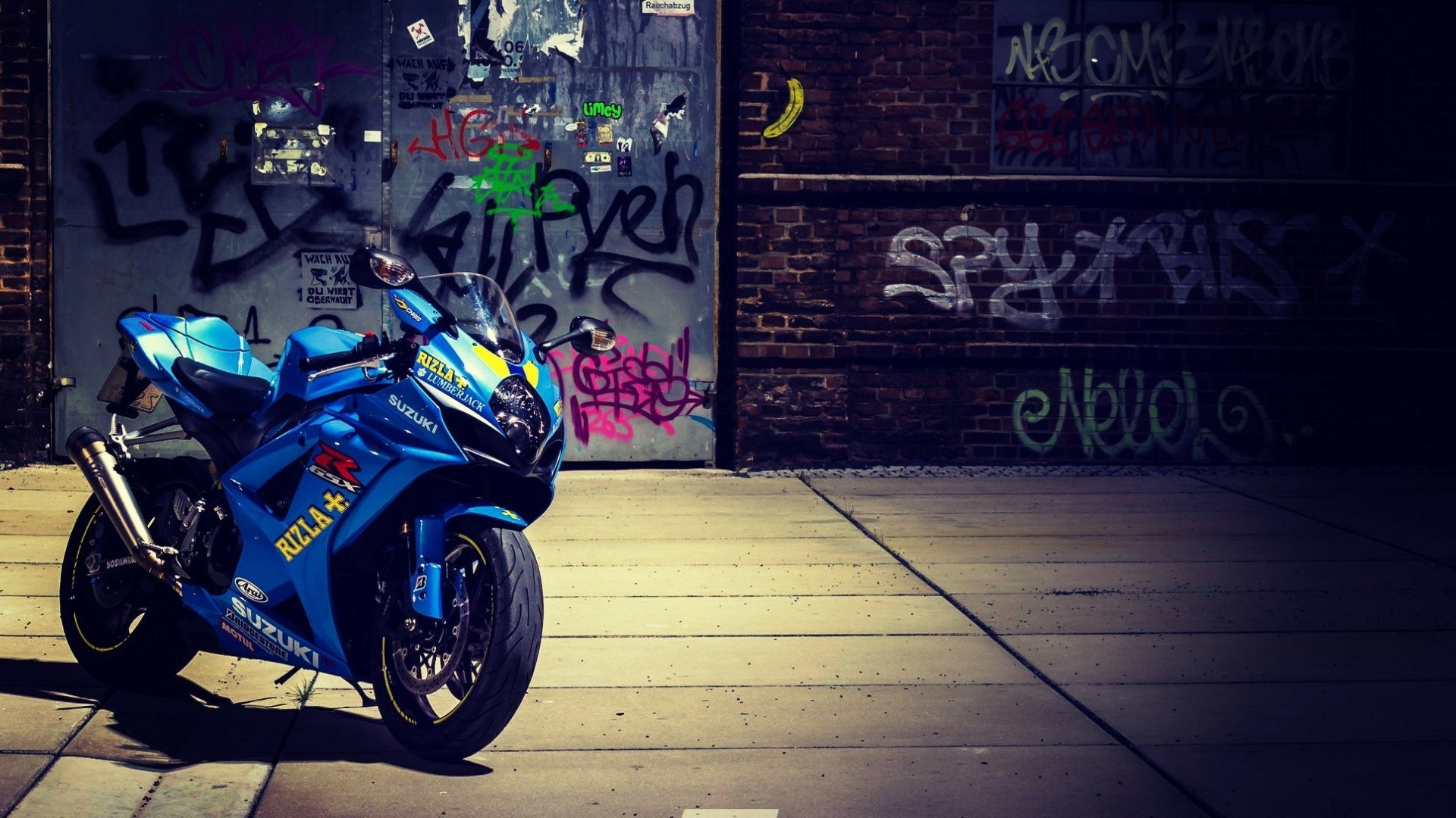 Download Vehicle Suzuki HD Wallpaper
