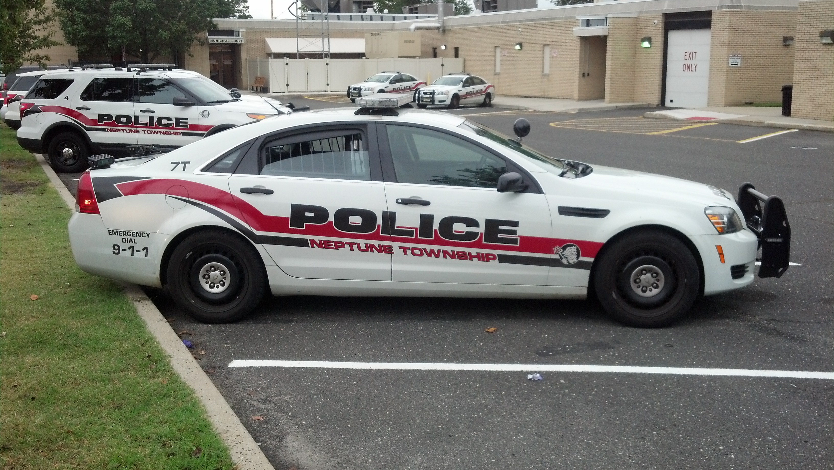 Vehicles Police HD Wallpaper | Background Image