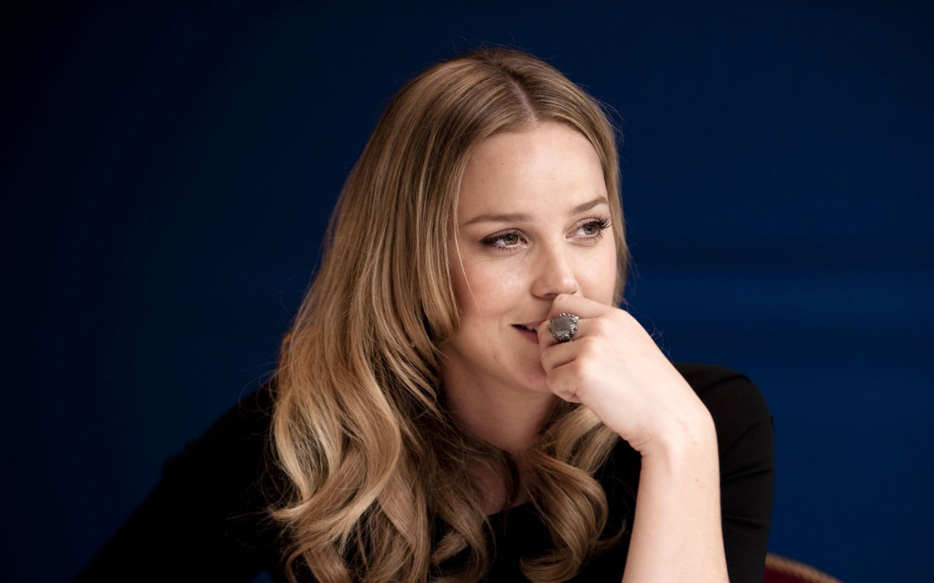 Download Actress Australian Celebrity Abbie Cornish HD Wallpaper