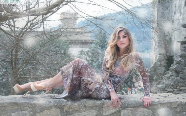 Mujeres Estado de ánimo Dress Outdoor Snowfall Modelo Rubia High Heels Fondo de pantalla HD | Fondo de Escritorio