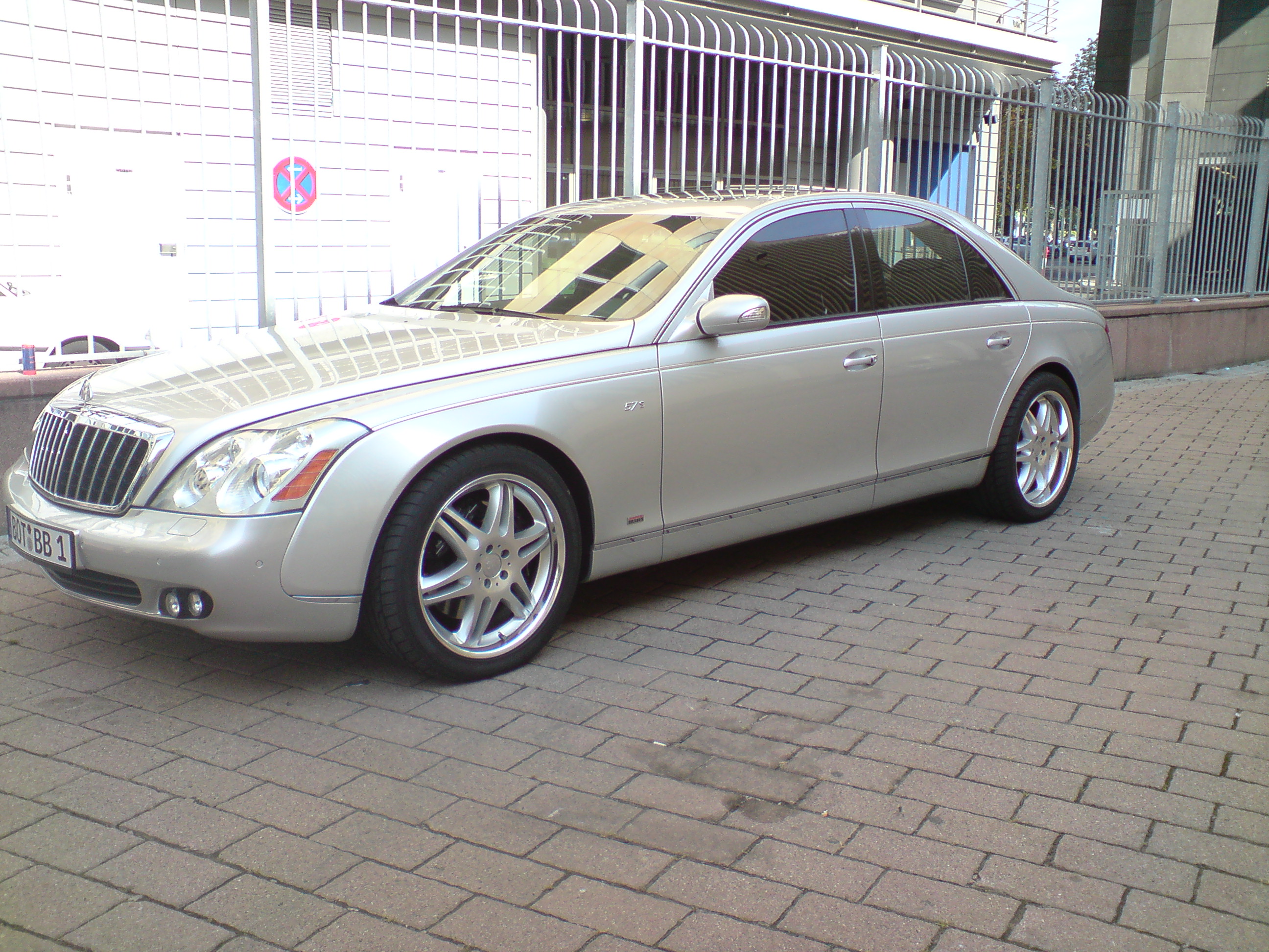 Maybach 57S HD Wallpaper | Background Image | 2592x1944 | ID:611833