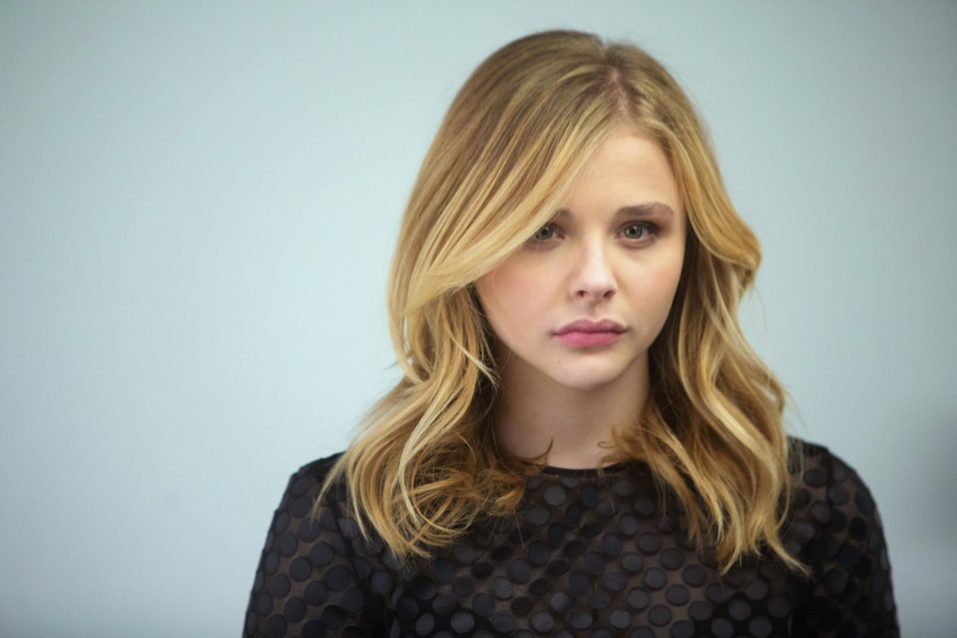 Download Celebrity Chloë Grace Moretz HD Wallpaper