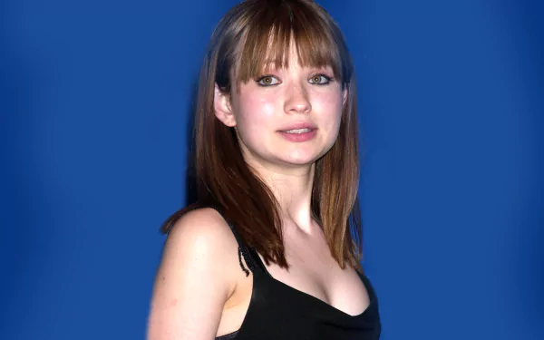 Celebrity Emily Browning HD Desktop Wallpaper | Background Image