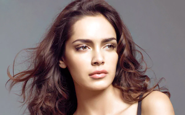 Celebrity Shazahn Padamsee HD Desktop Wallpaper | Background Image