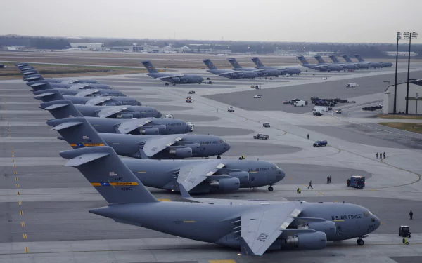 military Boeing C-17 Globemaster III HD Desktop Wallpaper | Background Image