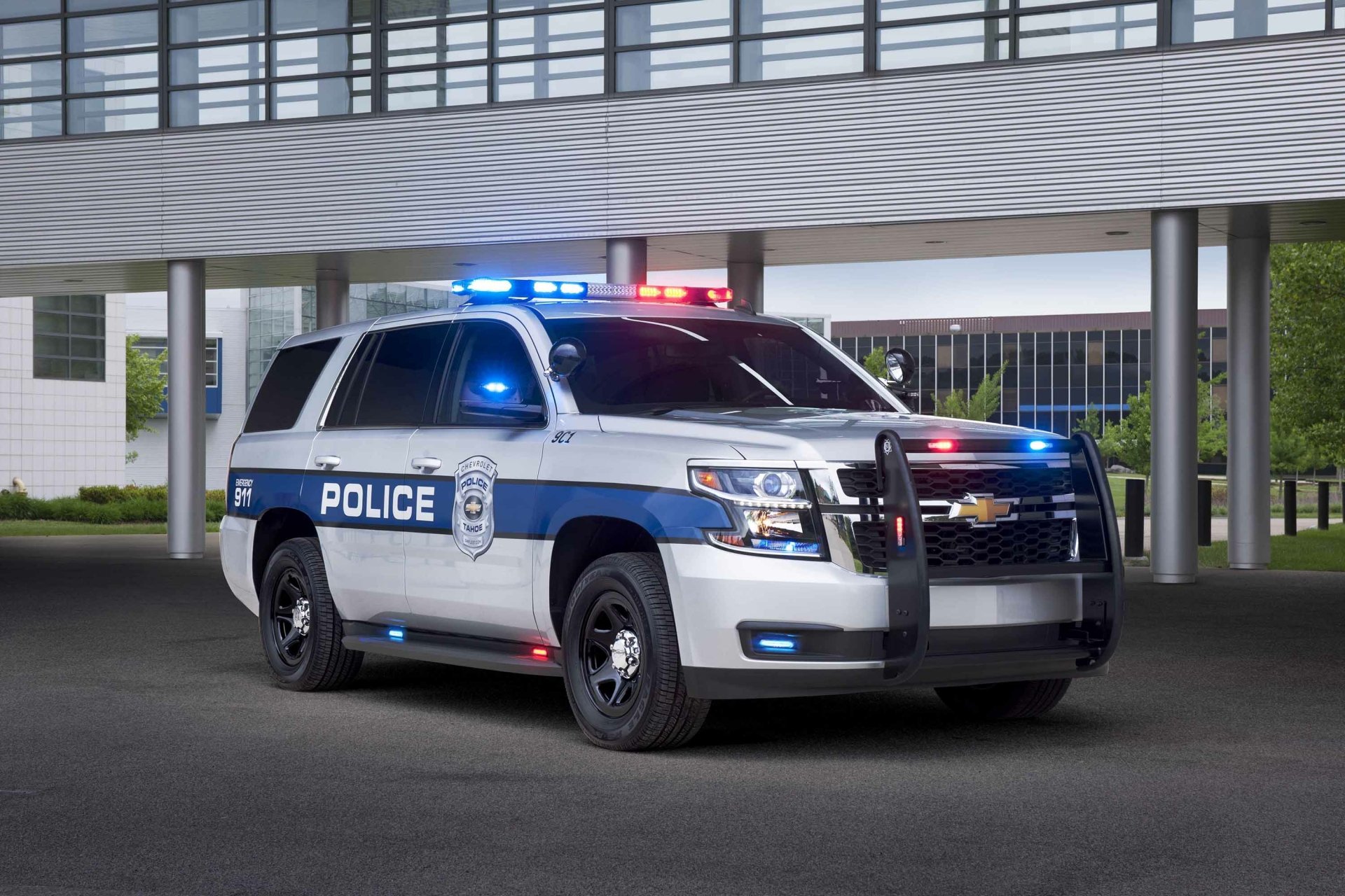 E polis. Chevrolet Tahoe 2015 Police. Chevrolet Tahoe Police Interceptor. Шевроле Тахо Police. Шевроле Тахо полиция.