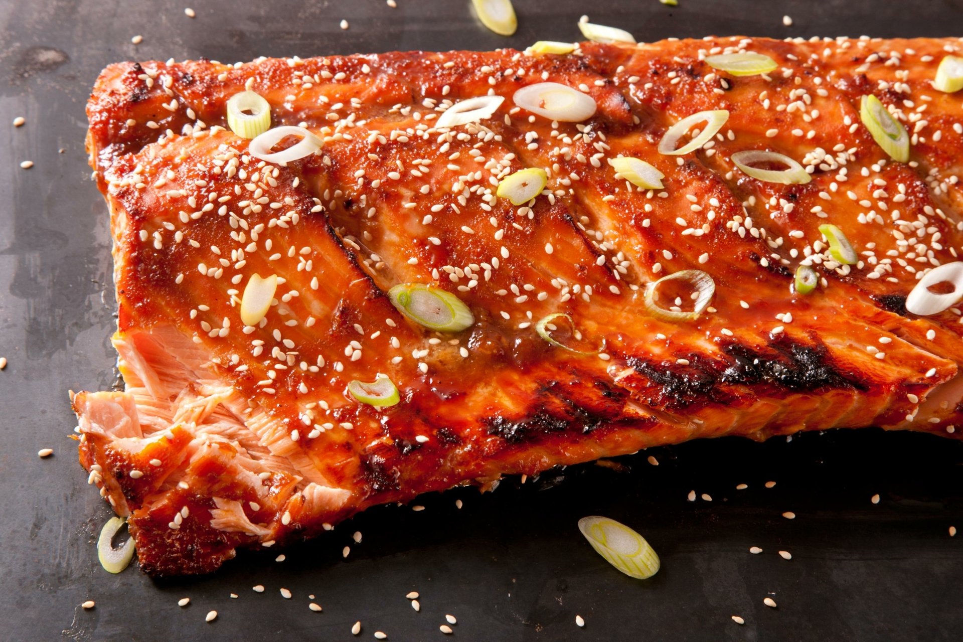 Glazed grilled salmon fillet with sesame seeds and scallions — food, fish. 2K Quad HD PC desktop wallpaper and background.
