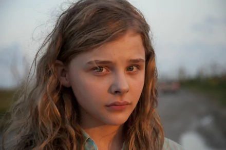 Close-up of Chloë Grace Moretz from the movie Texas Killing Fields, featured in an HD PC desktop wallpaper and background.