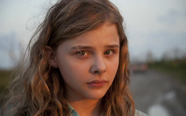 Close-up of Chloë Grace Moretz from the movie Texas Killing Fields, featured in an HD PC desktop wallpaper and background.