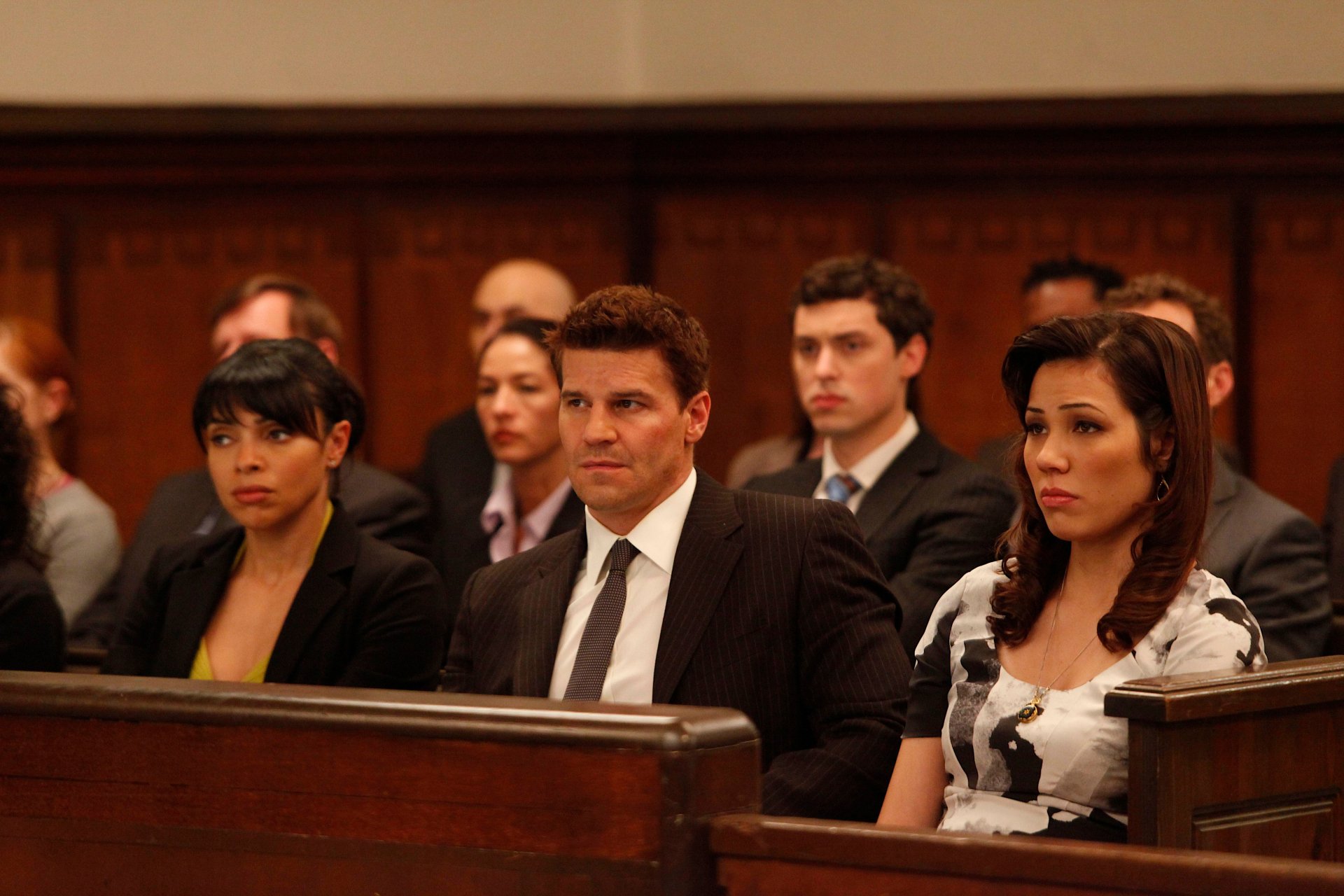 Download Camille Saroyan Tamara Taylor Angela Montenegro Michaela Conlin Seeley Booth David Boreanaz TV Show Bones (TV Show) 4k Ultra HD Wallpaper